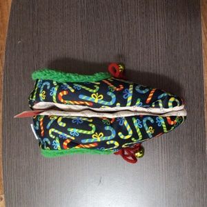 Mens Snoozies!  Ugly Christmas Candy Canes Black Slippers Size M 9/10
